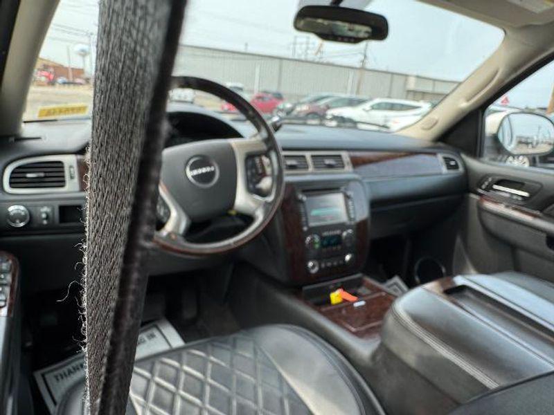 used 2014 GMC Yukon car, priced at $19,999