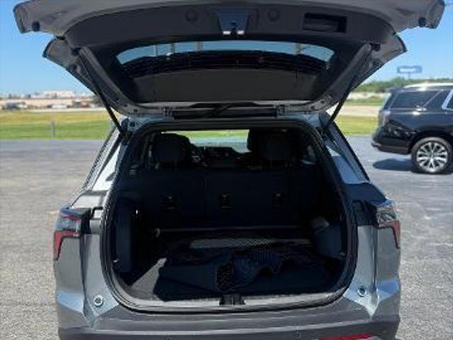 new 2026 Chevrolet Equinox car, priced at $31,305
