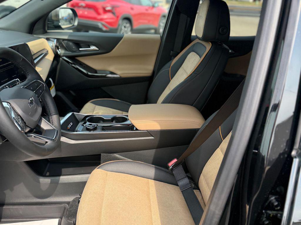 new 2026 Chevrolet Equinox car, priced at $35,720