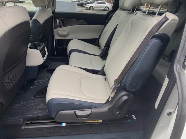 new 2025 Kia Carnival car, priced at $43,050