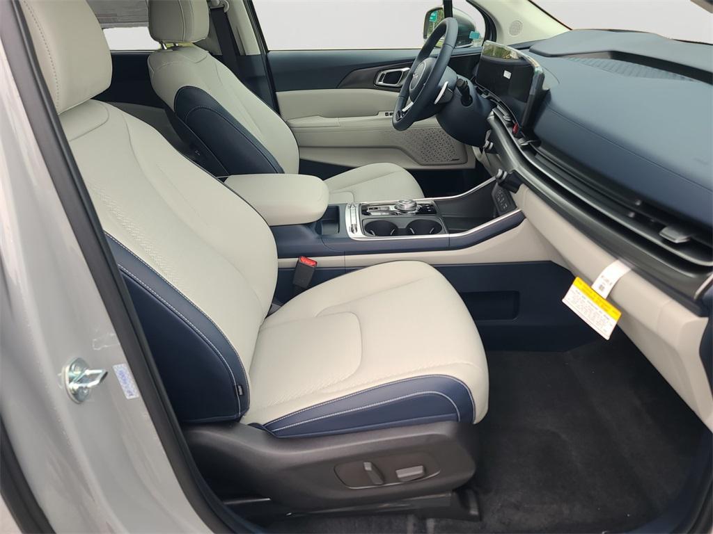 new 2026 Kia Carnival Hybrid car, priced at $50,699