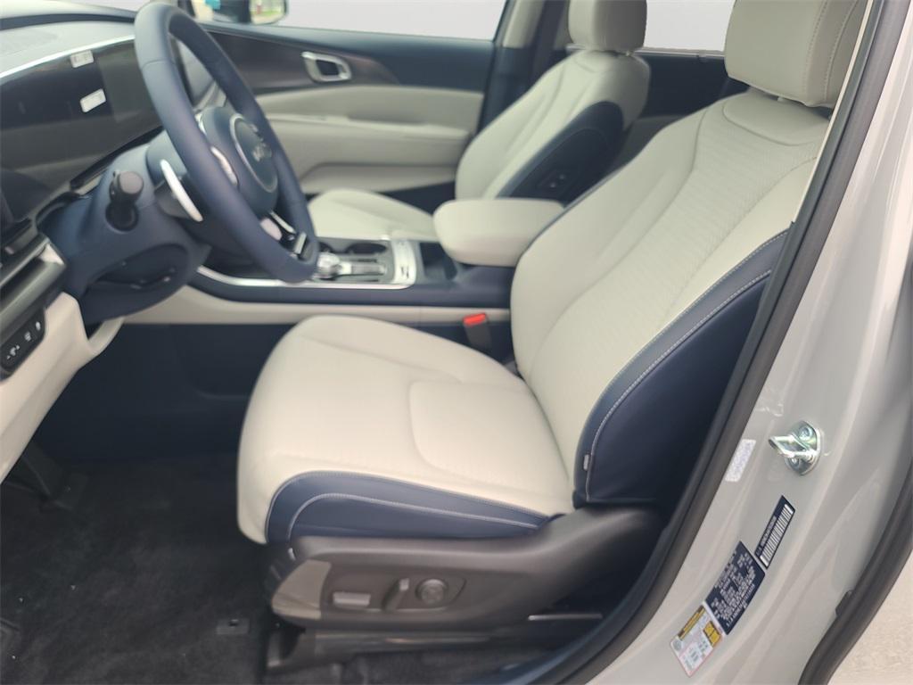 new 2026 Kia Carnival Hybrid car, priced at $50,699