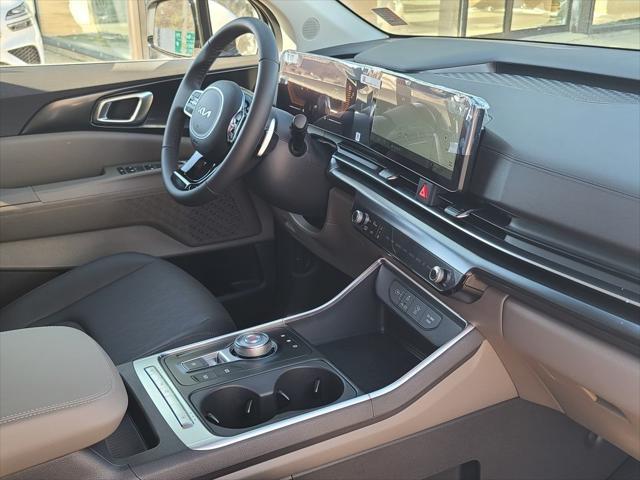 new 2025 Kia Carnival Hybrid car, priced at $42,645