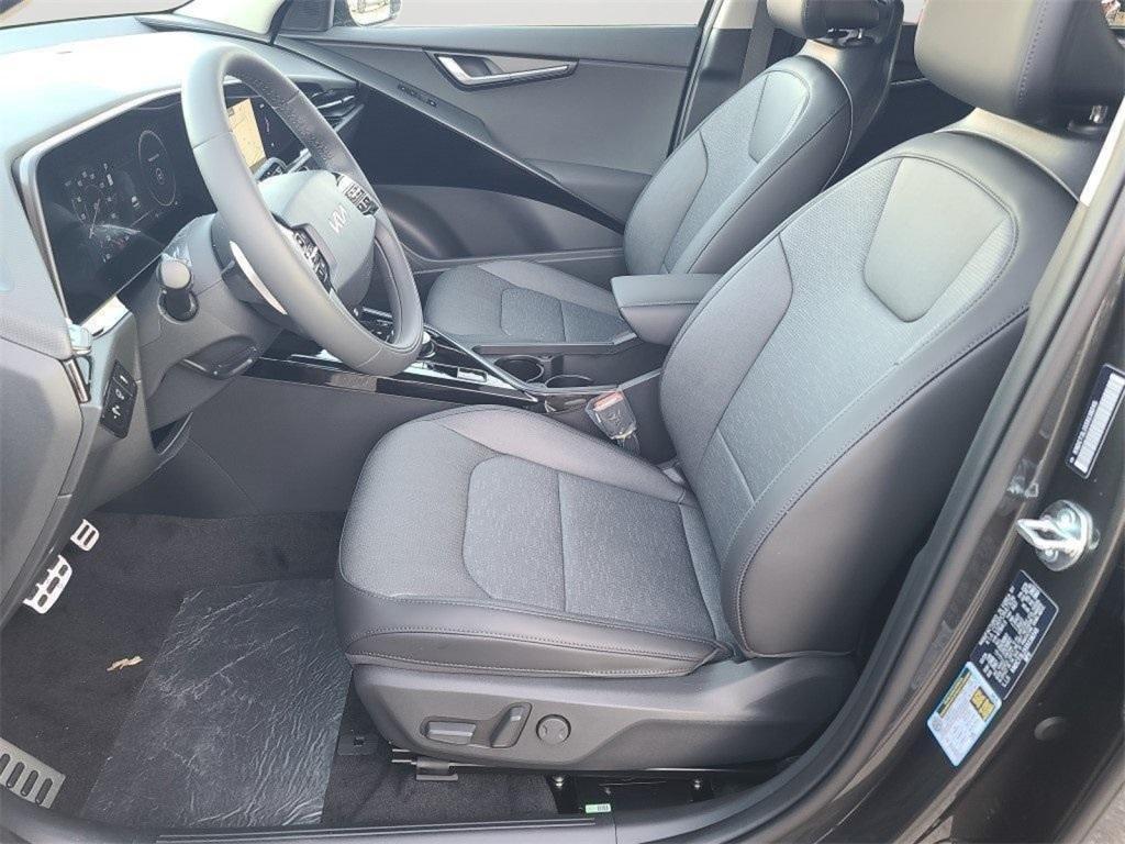 new 2025 Kia Niro EV car, priced at $35,805