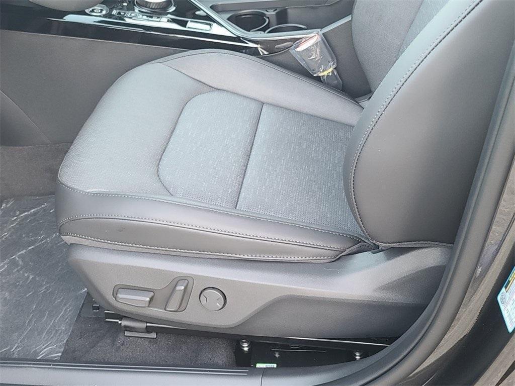 new 2025 Kia Niro EV car, priced at $35,805