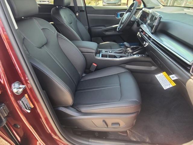 new 2025 Kia Sorento car, priced at $40,695