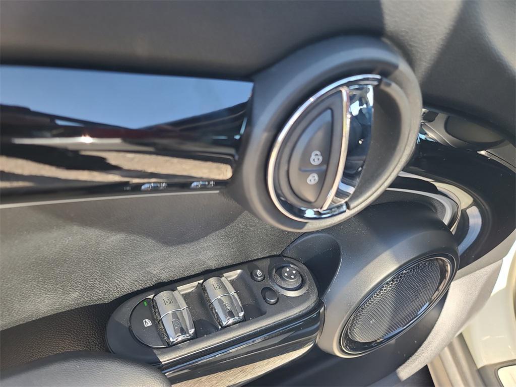 used 2023 MINI Hardtop car, priced at $23,330