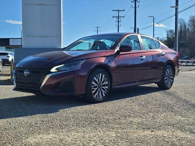 used 2023 Nissan Altima car, priced at $23,901