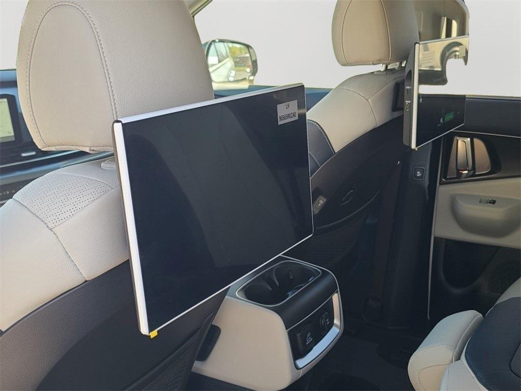 new 2025 Kia Carnival Hybrid car, priced at $50,195