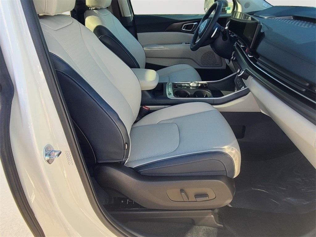 new 2025 Kia Carnival Hybrid car, priced at $50,195