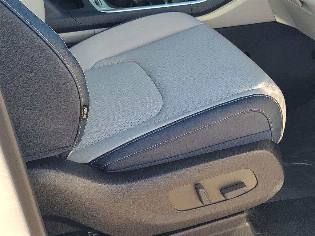 new 2025 Kia Carnival Hybrid car, priced at $50,195
