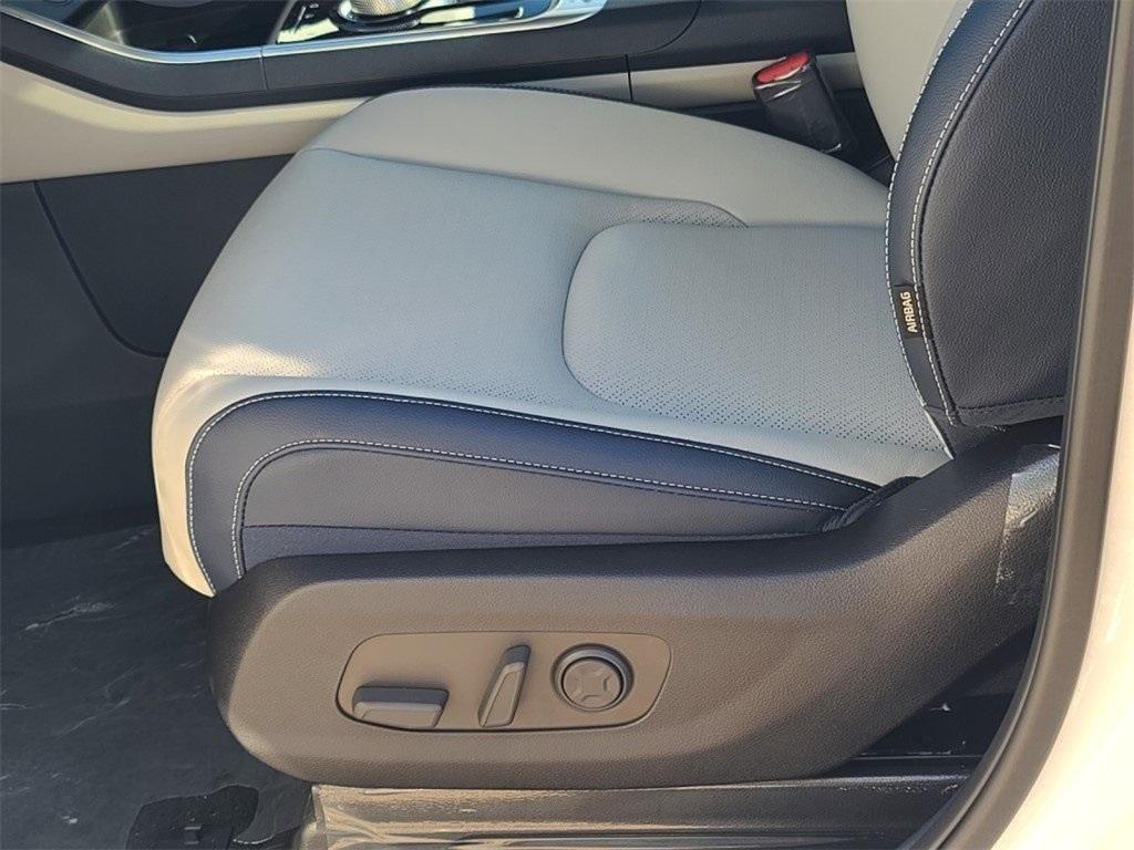 new 2025 Kia Carnival Hybrid car, priced at $50,195