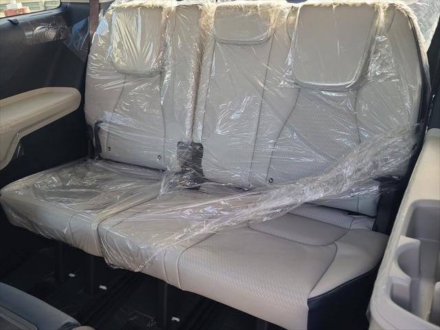 new 2025 Kia Carnival Hybrid car, priced at $53,863