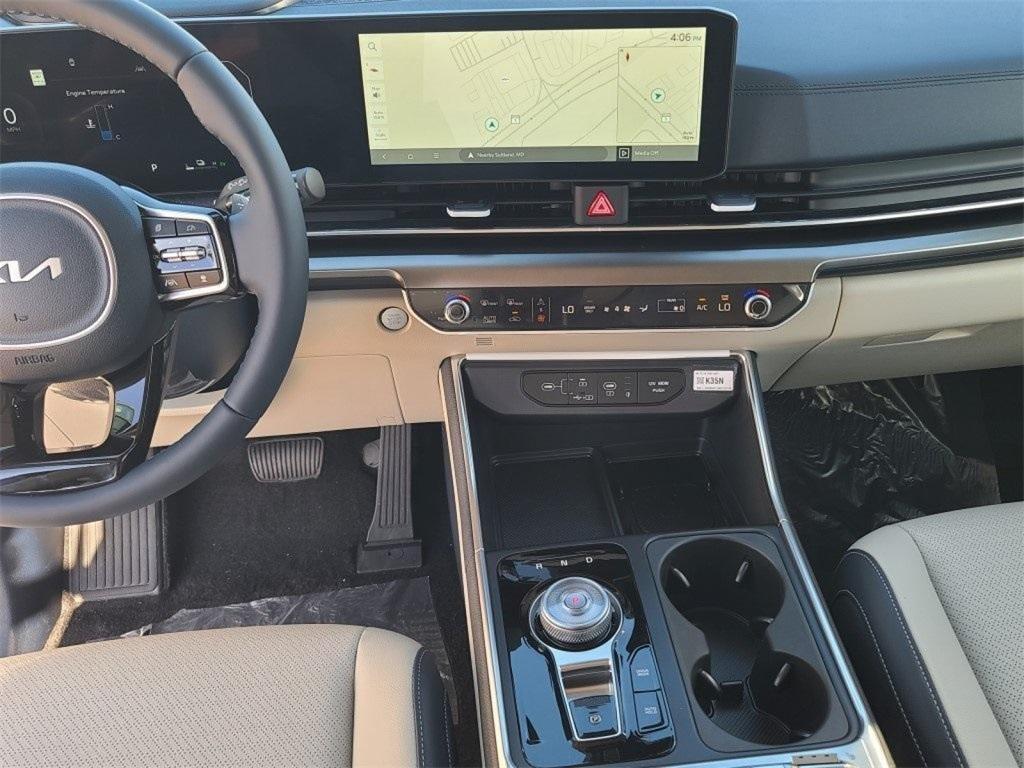 new 2025 Kia Carnival Hybrid car, priced at $50,195