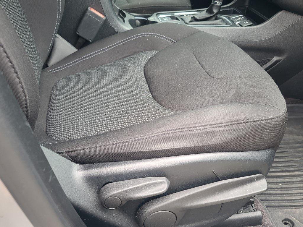 used 2019 Jeep Cherokee car, priced at $15,490
