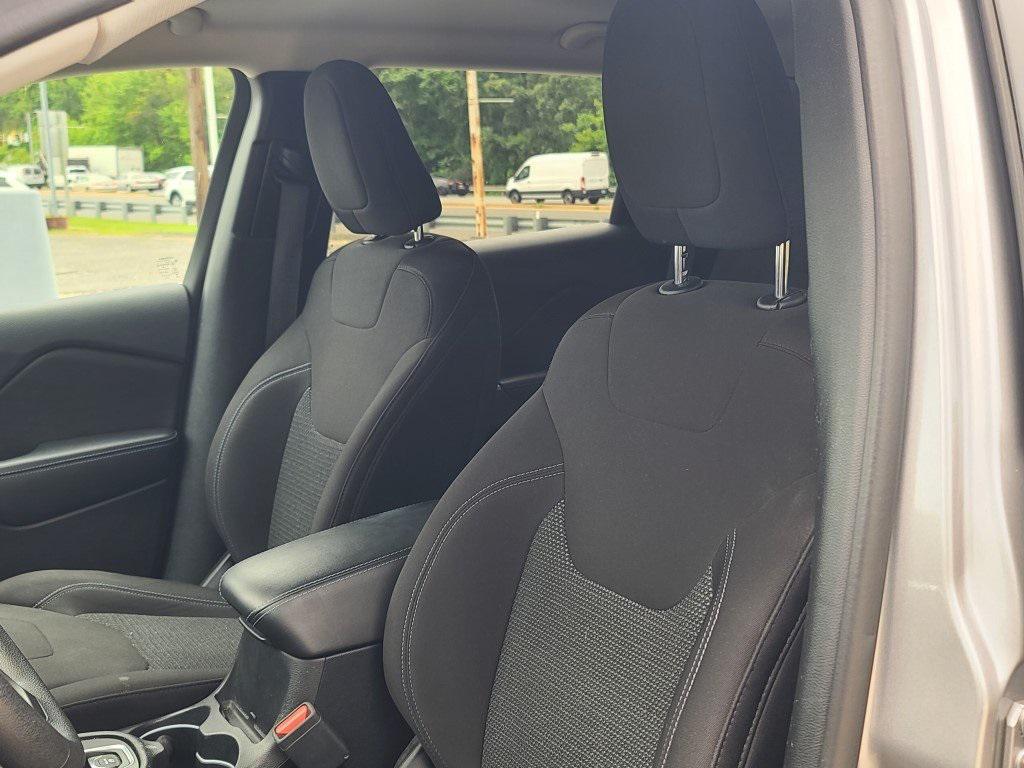 used 2019 Jeep Cherokee car, priced at $15,490