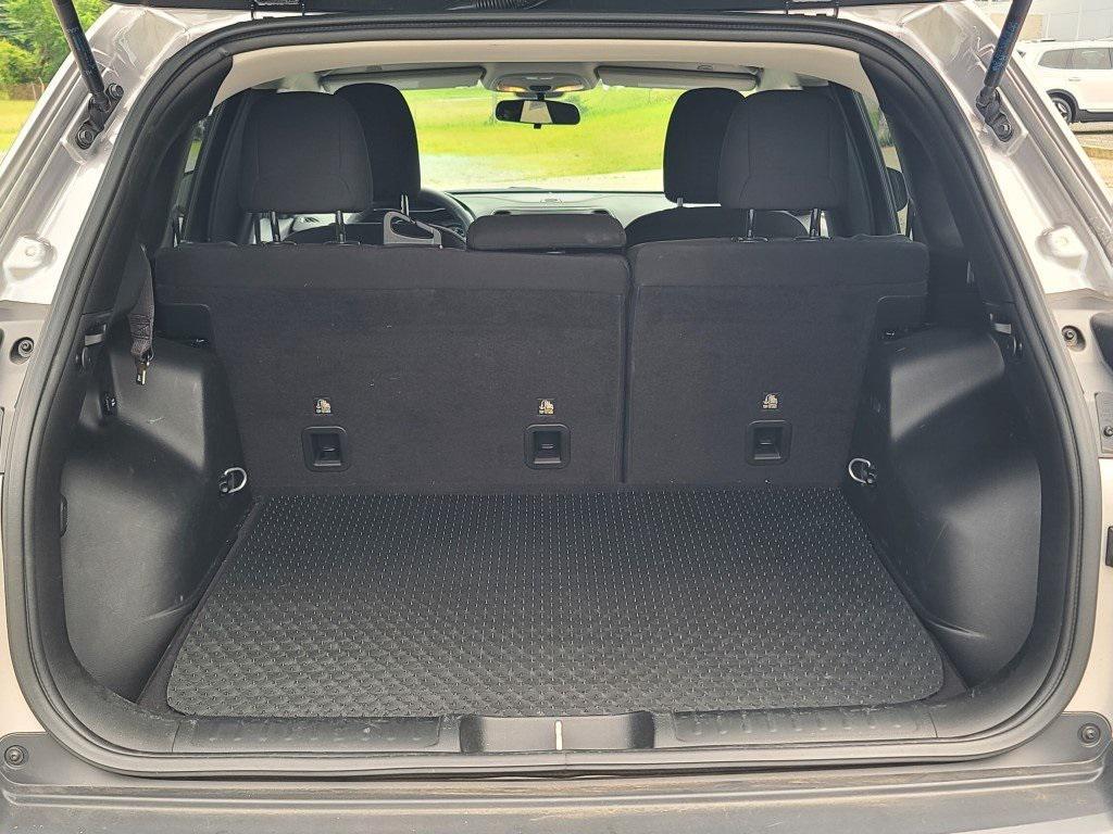 used 2019 Jeep Cherokee car, priced at $15,490