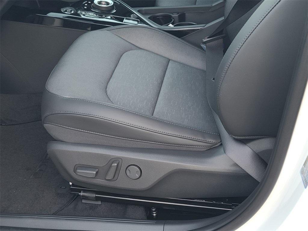 new 2025 Kia Niro EV car, priced at $35,800