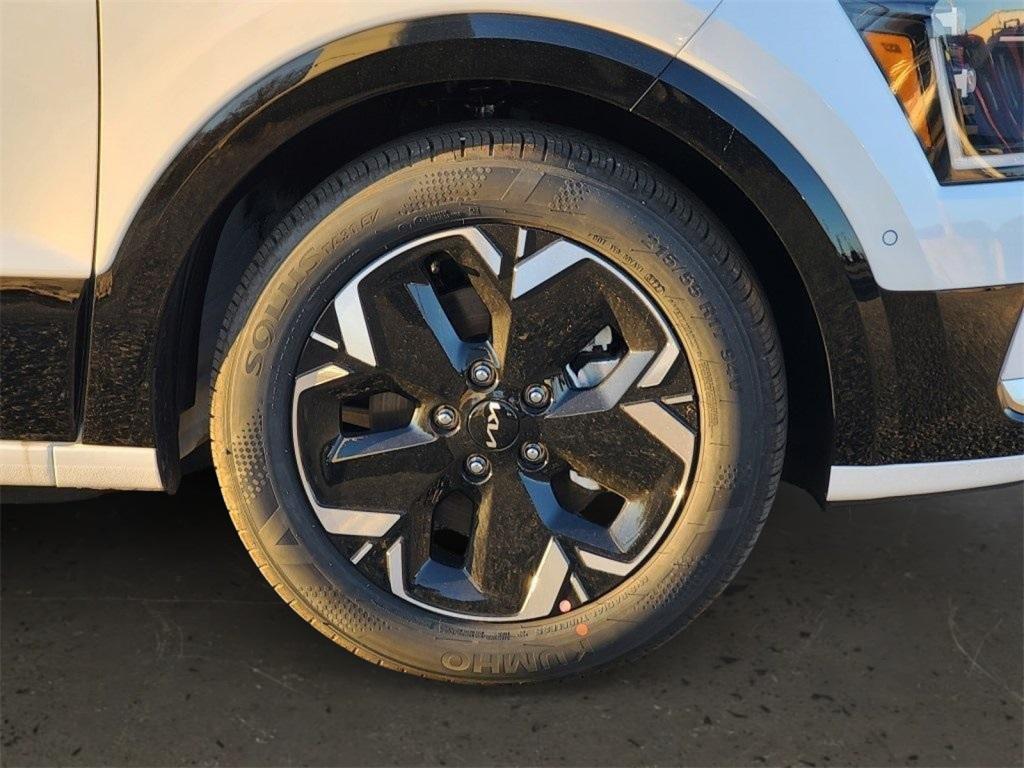 new 2025 Kia Niro EV car, priced at $35,800