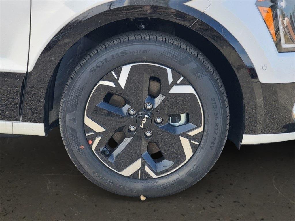 new 2025 Kia Niro EV car, priced at $37,495