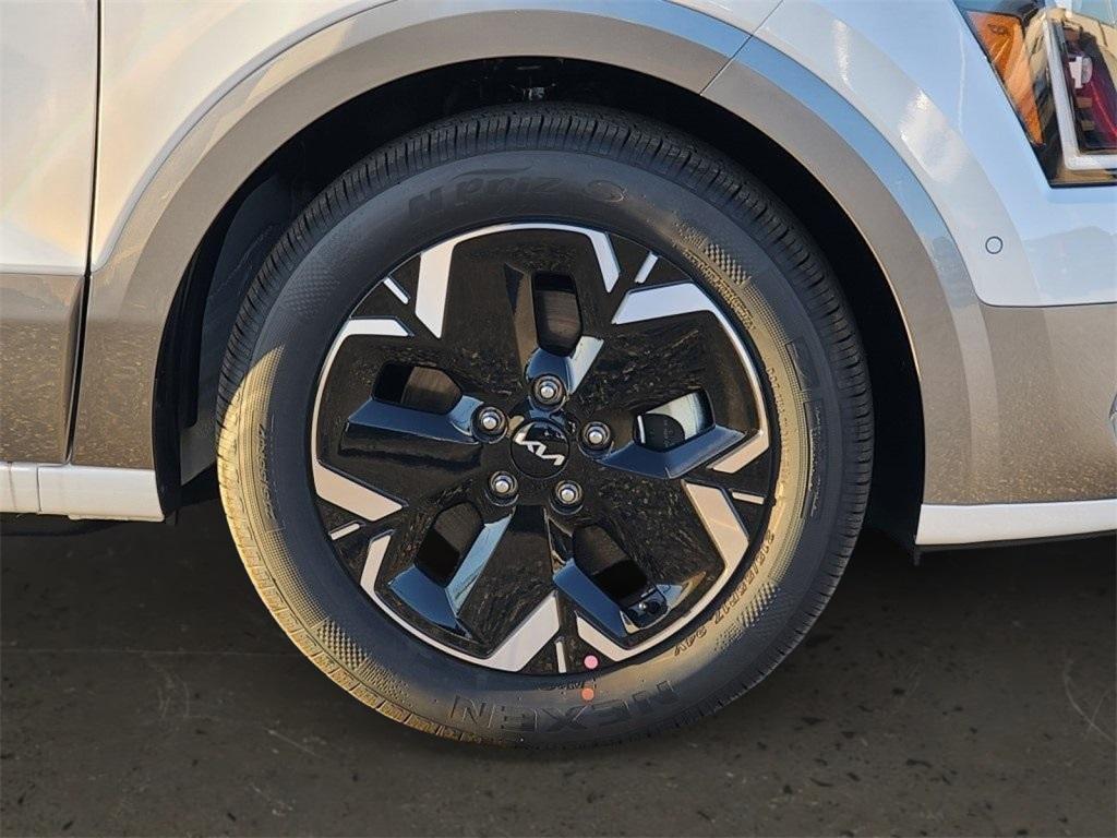 new 2025 Kia Niro EV car, priced at $37,495