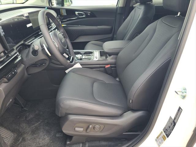 new 2026 Kia Carnival Hybrid car, priced at $55,660