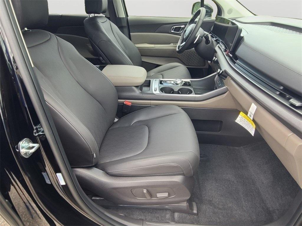 new 2026 Kia Carnival Hybrid car, priced at $46,296