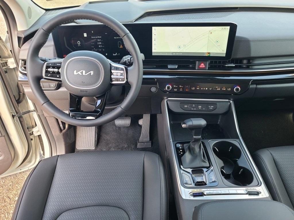 new 2025 Kia Carnival car, priced at $47,314