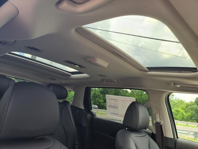 new 2026 Kia Carnival Hybrid car, priced at $55,660