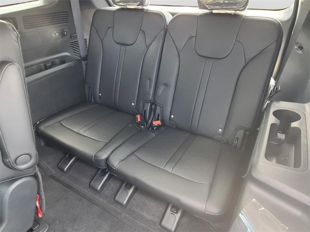 new 2025 Kia Sorento car, priced at $36,996