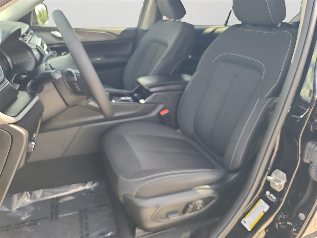 used 2023 Jeep Grand Cherokee L car, priced at $26,998