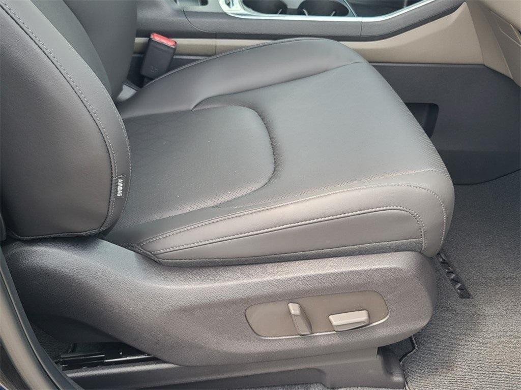 new 2026 Kia Carnival Hybrid car, priced at $46,299
