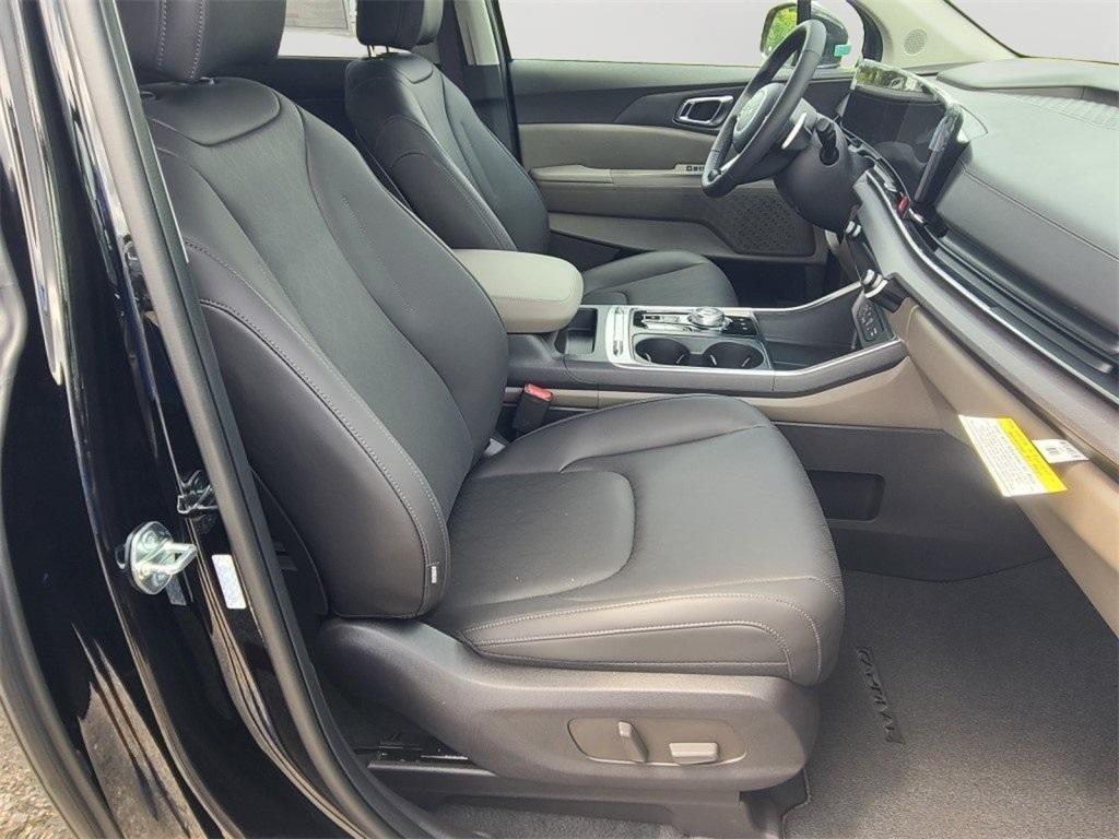 new 2026 Kia Carnival Hybrid car, priced at $46,299