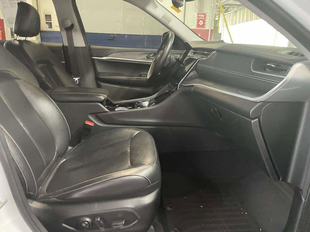 used 2022 Jeep Grand Cherokee car, priced at $30,324