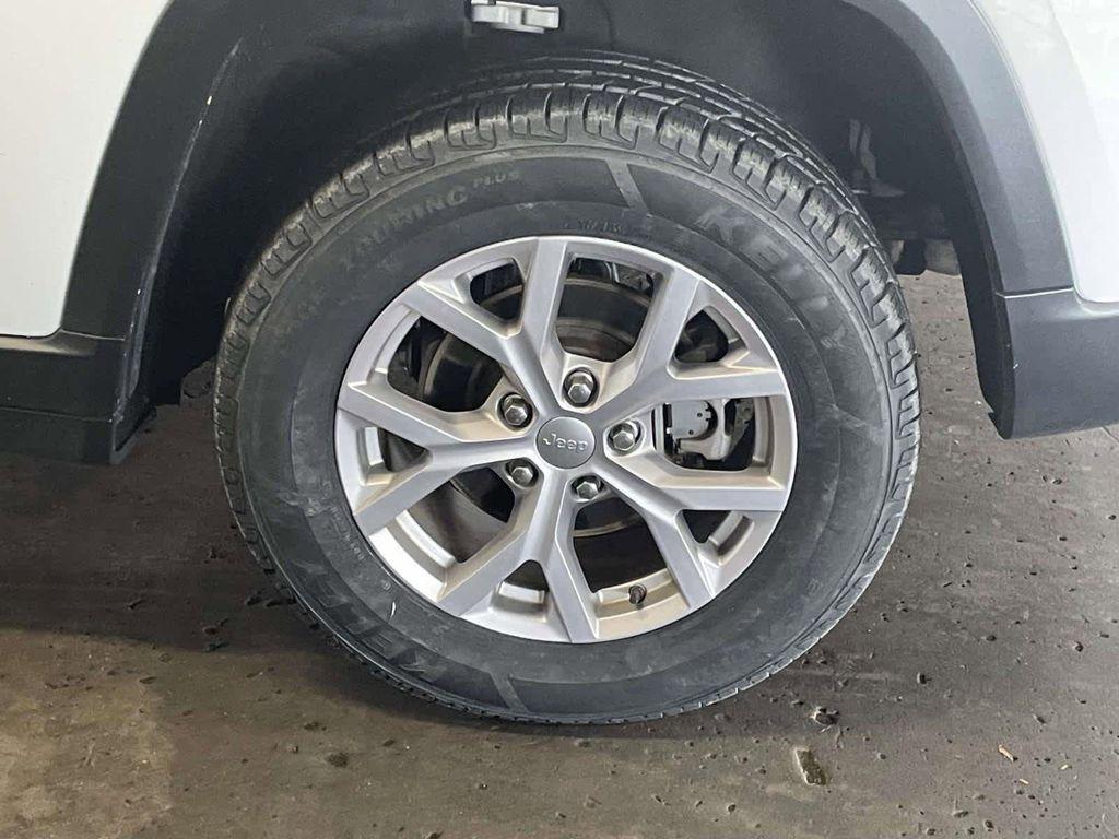 used 2022 Jeep Grand Cherokee car, priced at $30,324