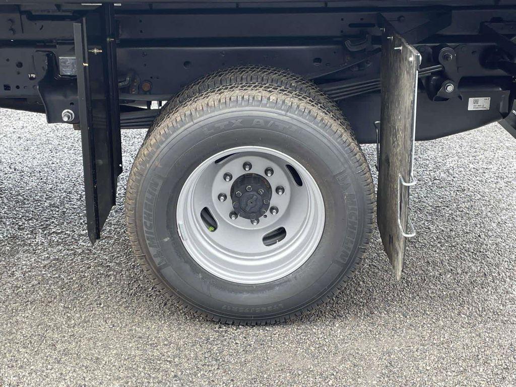 new 2025 Ford F-350 car, priced at $75,770