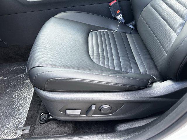 new 2025 Kia Sportage car, priced at $33,727