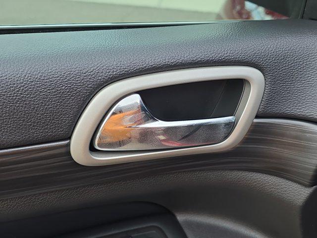 used 2021 Jeep Grand Cherokee car, priced at $20,249