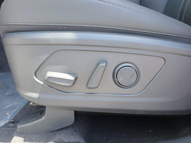new 2025 Kia Sorento car, priced at $34,102
