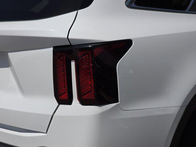 new 2025 Kia Sorento car, priced at $34,102