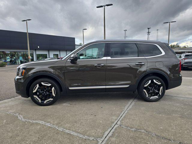 used 2025 Kia Telluride car, priced at $34,404