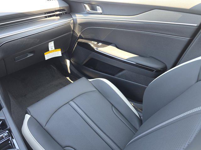 new 2025 Kia K5 car, priced at $28,502