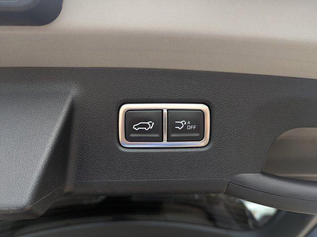 used 2025 Kia Sorento car, priced at $43,700