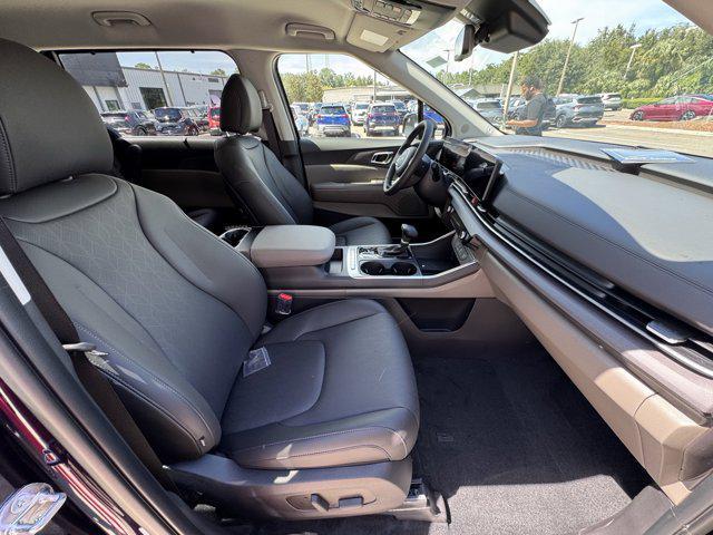 new 2025 Kia Carnival car, priced at $39,420