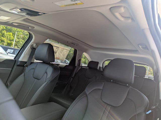 new 2025 Kia Sorento car, priced at $35,543