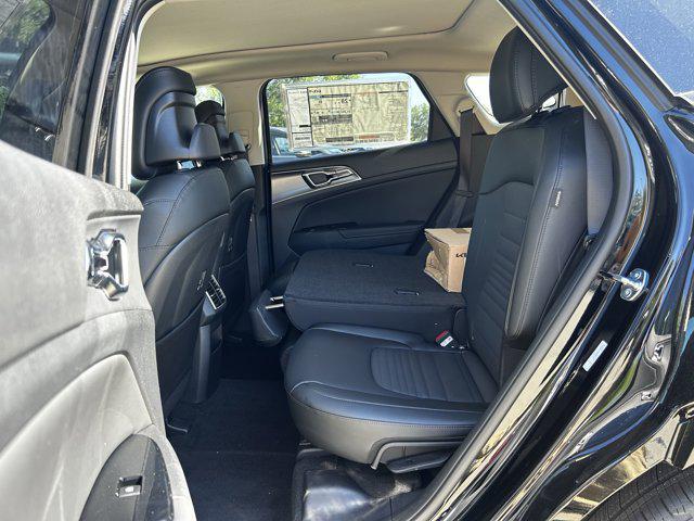 new 2025 Kia Sportage car, priced at $33,074