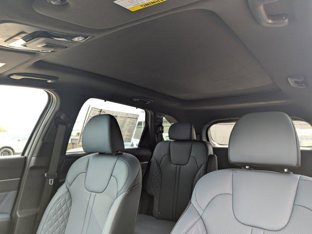 new 2025 Kia Sorento Hybrid car, priced at $45,366