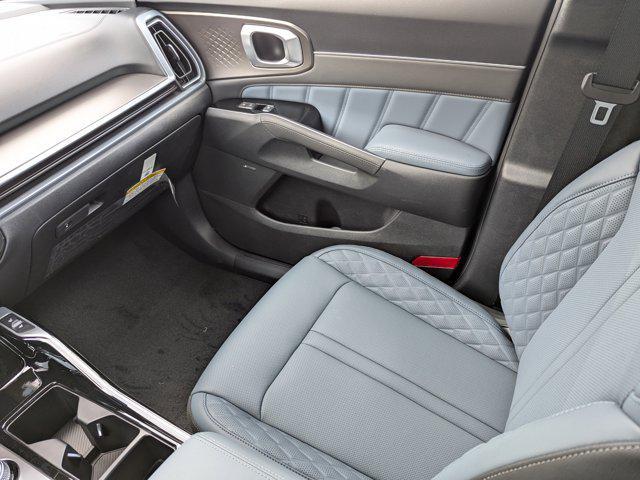 new 2025 Kia Sorento Hybrid car, priced at $45,366