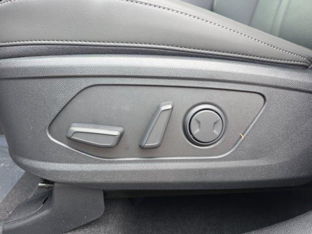 new 2025 Kia Sorento car, priced at $34,428