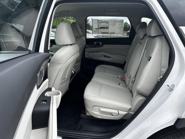 new 2025 Kia Sorento car, priced at $33,916